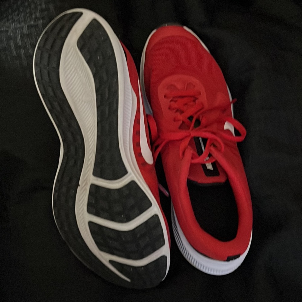 NEW Nike RED Running downshifter 6.5Y NEW BNWOB never worn - Picture 4 of 10